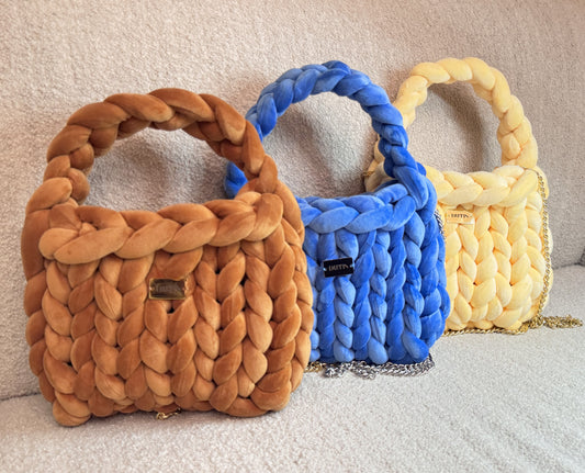 Carteira IZAT em Velvet - Elegância Minimalista